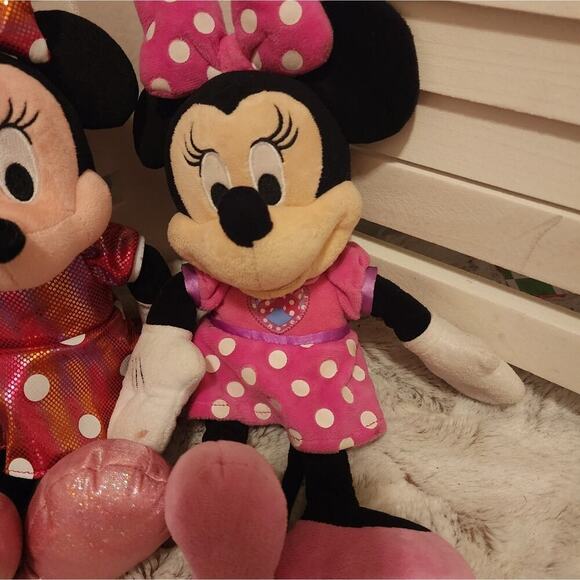 DISNEY MINNIE MOUSE PAIR - Picture 2 of 7